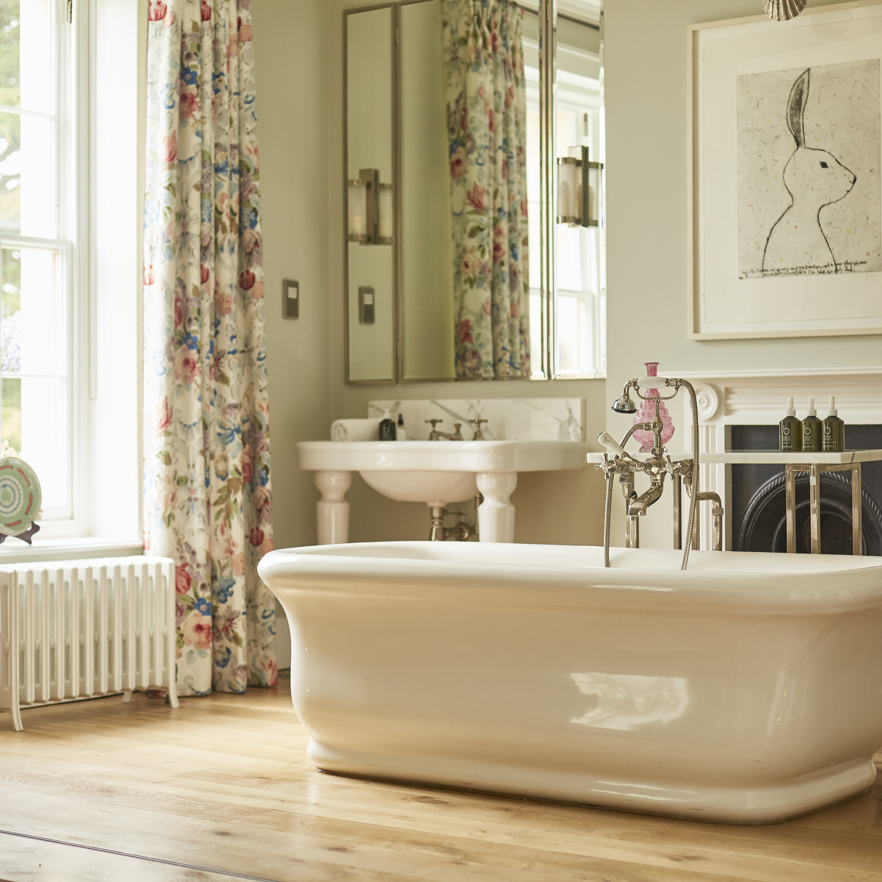 room-3-bath-generous-room-credit-jake-eastham